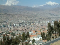 12-La Paz, in the background the Lllimani (6438 m)